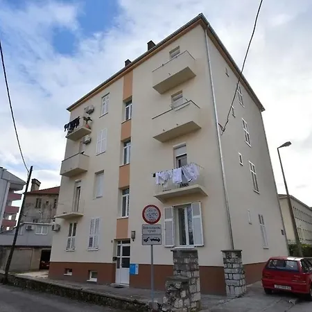 In Riviera 36701 Apartman
